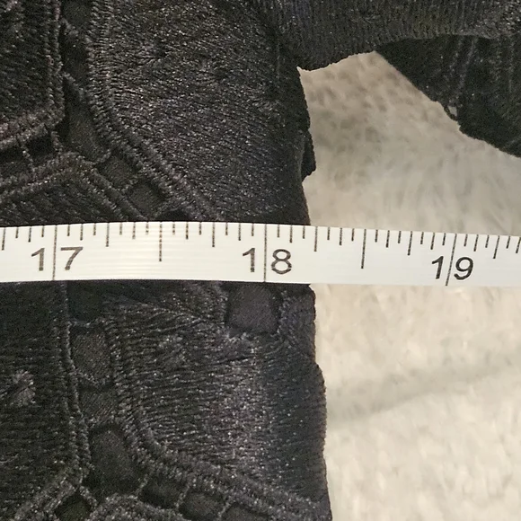 Anne Klein Black Hexagon Lace Long Sleeve Blouse Minimalist Business Casual Work - Picture 5 of 8